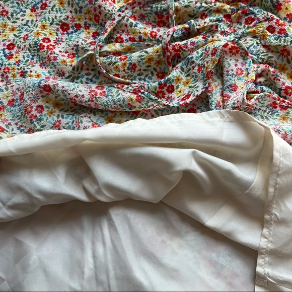 NWOT BB Dakota Flower On Floral Cocktail Wrap Mini Dress Size 0 Womens - Picture 12 of 16